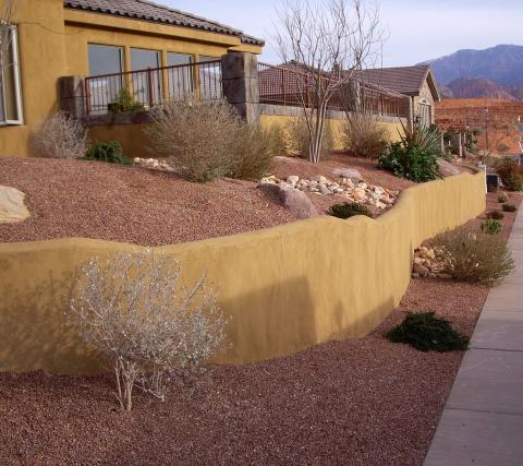 curved stucco retention wall 